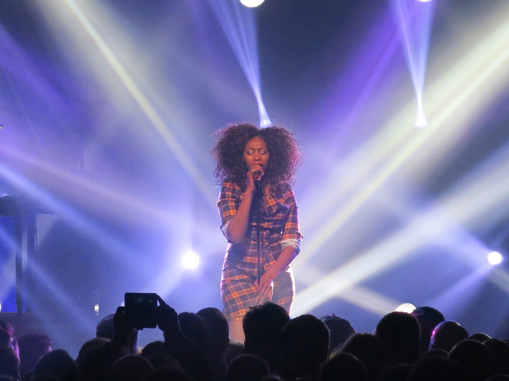 Sarah Brown (Simple Minds) 2014-01-29